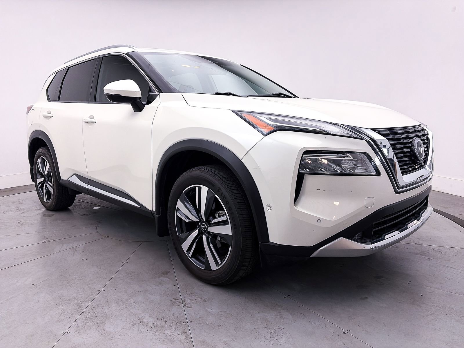 Used 2022 Nissan Rogue Platinum w/ Head-Up Display Package image 12