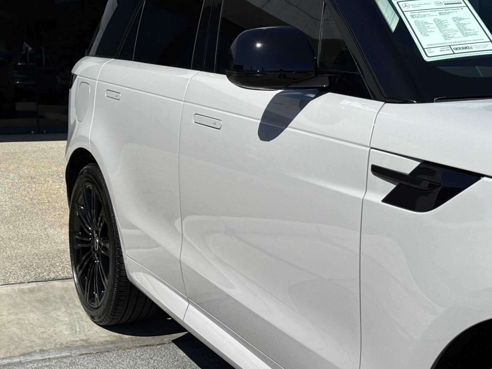 Used 2025 Land Rover Range Rover Sport Dynamic SE AWD/4WD image 9