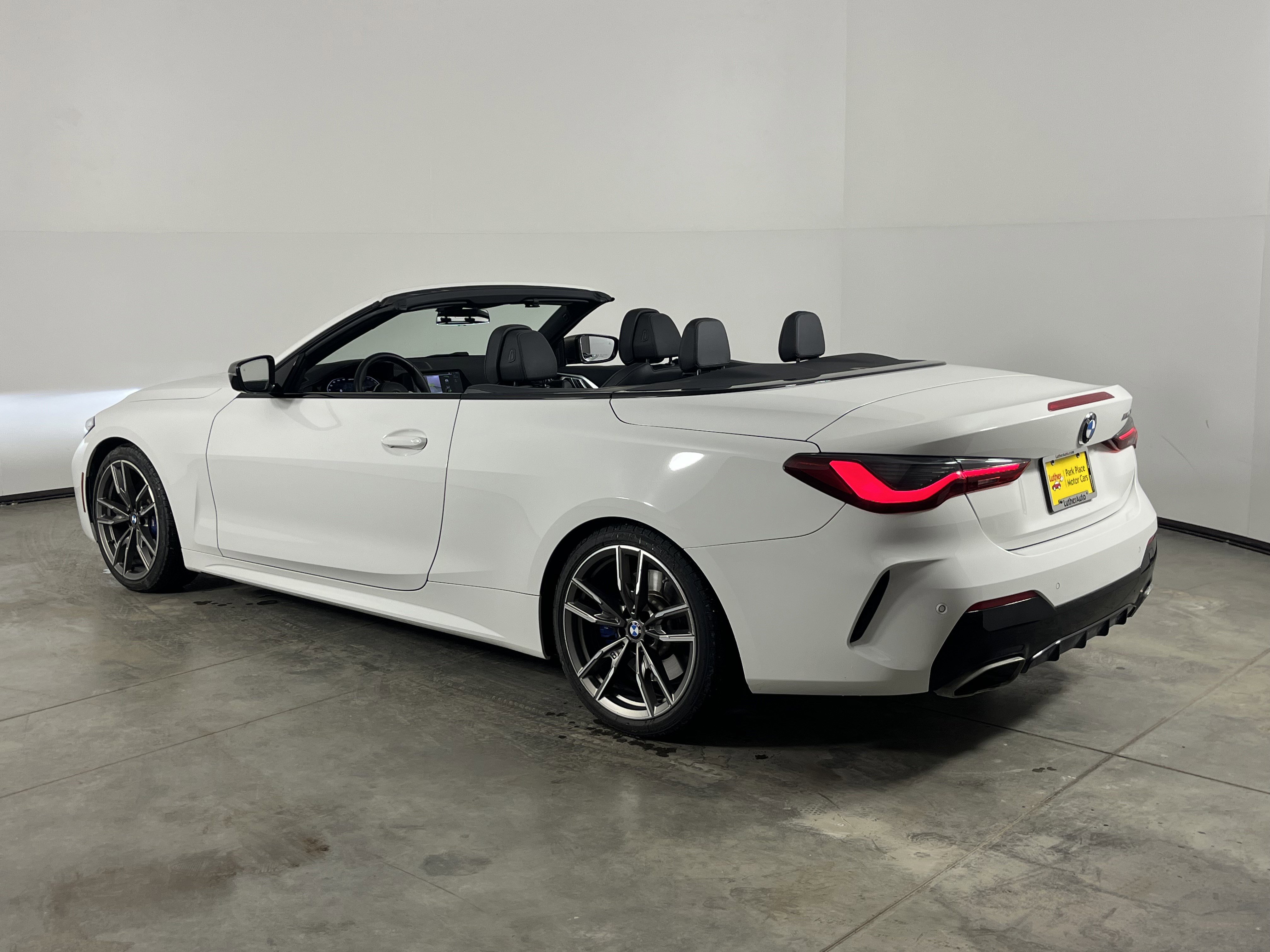 Used 2021 BMW M440i Convertible w/ Premium Package image 26