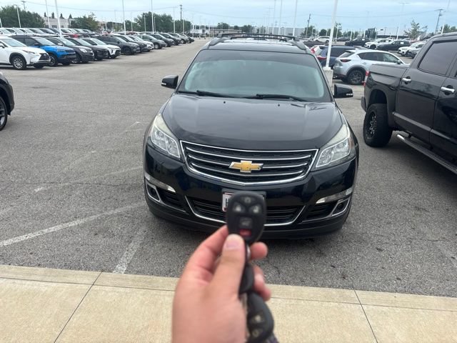 Used 2017 Chevrolet Traverse LT FWD image 2