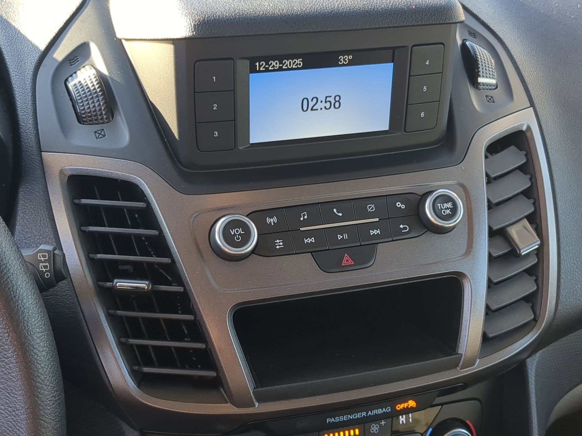 Used 2023 Ford Transit Connect XL image 16