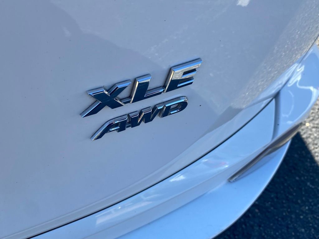 Used 2018 Toyota RAV4 XLE image 15