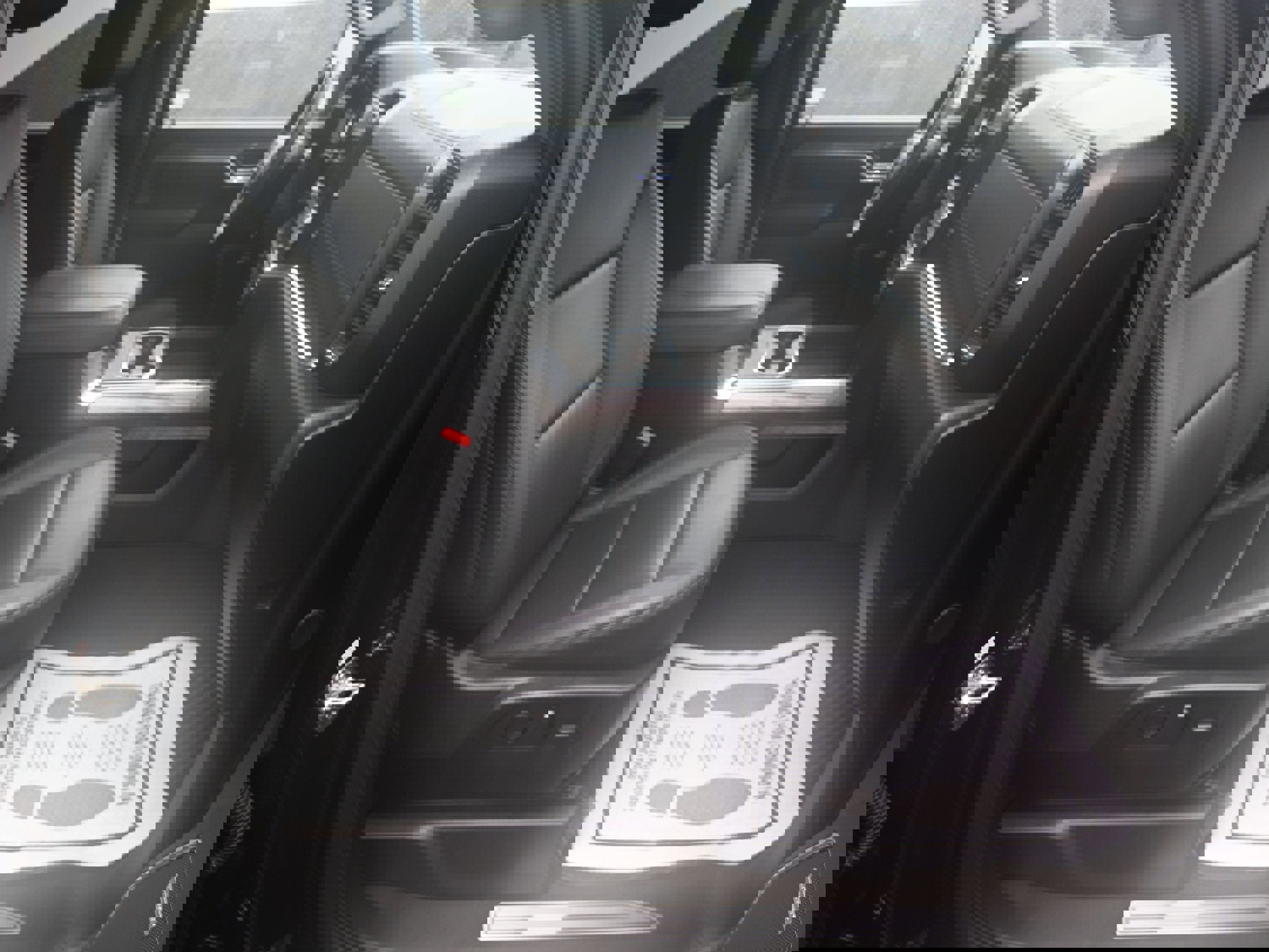 Certified 2025 Chevrolet Silverado 2500 LTZ w/ LTZ Convenience Package image 32