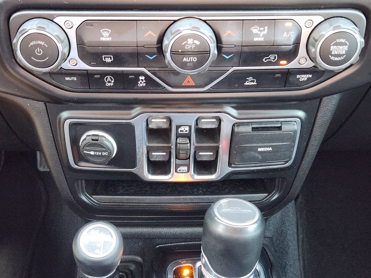 Used 2022 Jeep Gladiator Overland AWD/4WD image 16