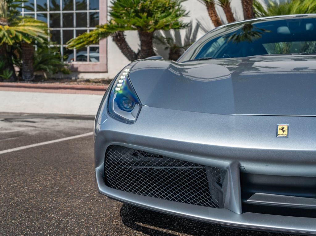 Used 2018 Ferrari 488 GTB image 8