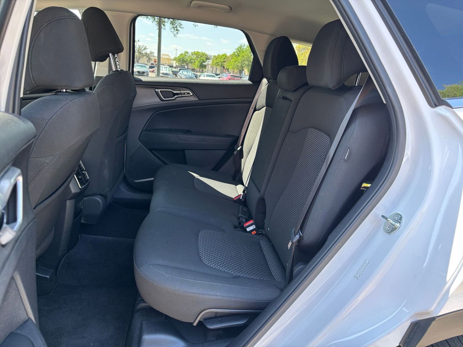 Used 2025 Kia Sportage LX FWD image 22
