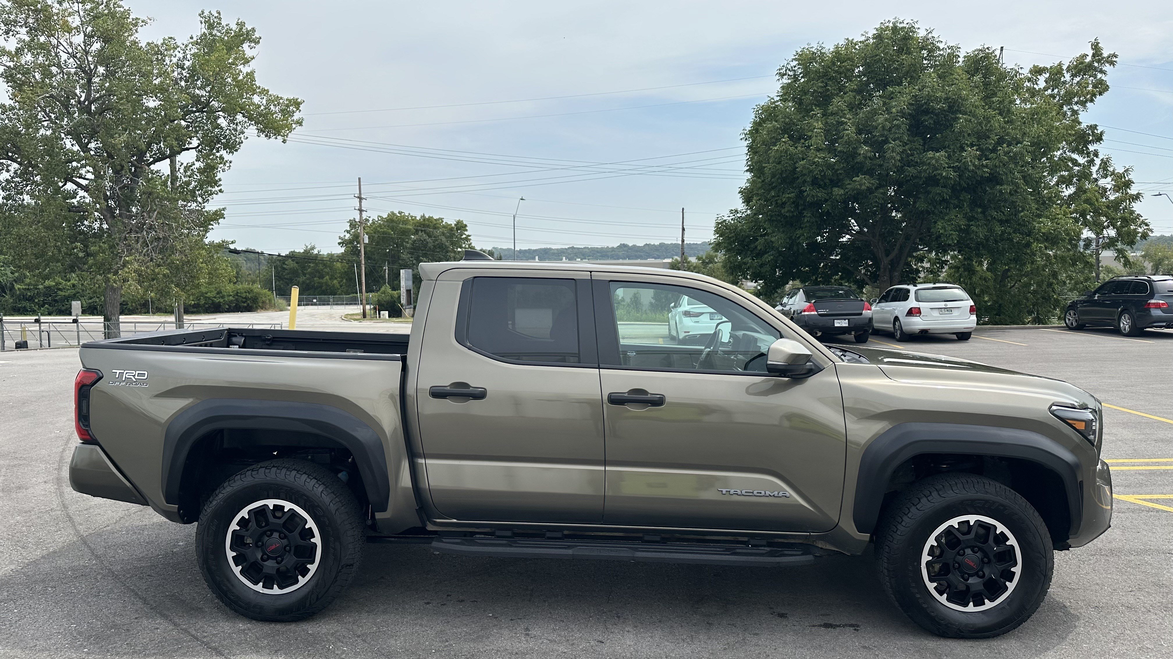 Used 2024 Toyota Tacoma TRD Off-Road w/ TRD Off Road Premium Package AWD/4WD image 11