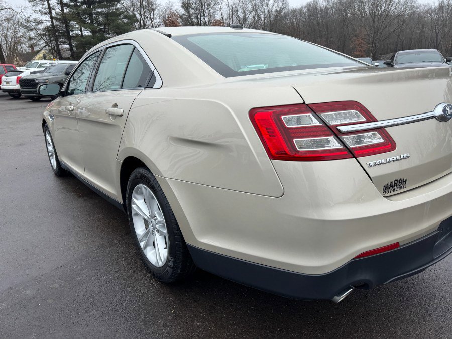 Used 2017 Ford Taurus SE image 10