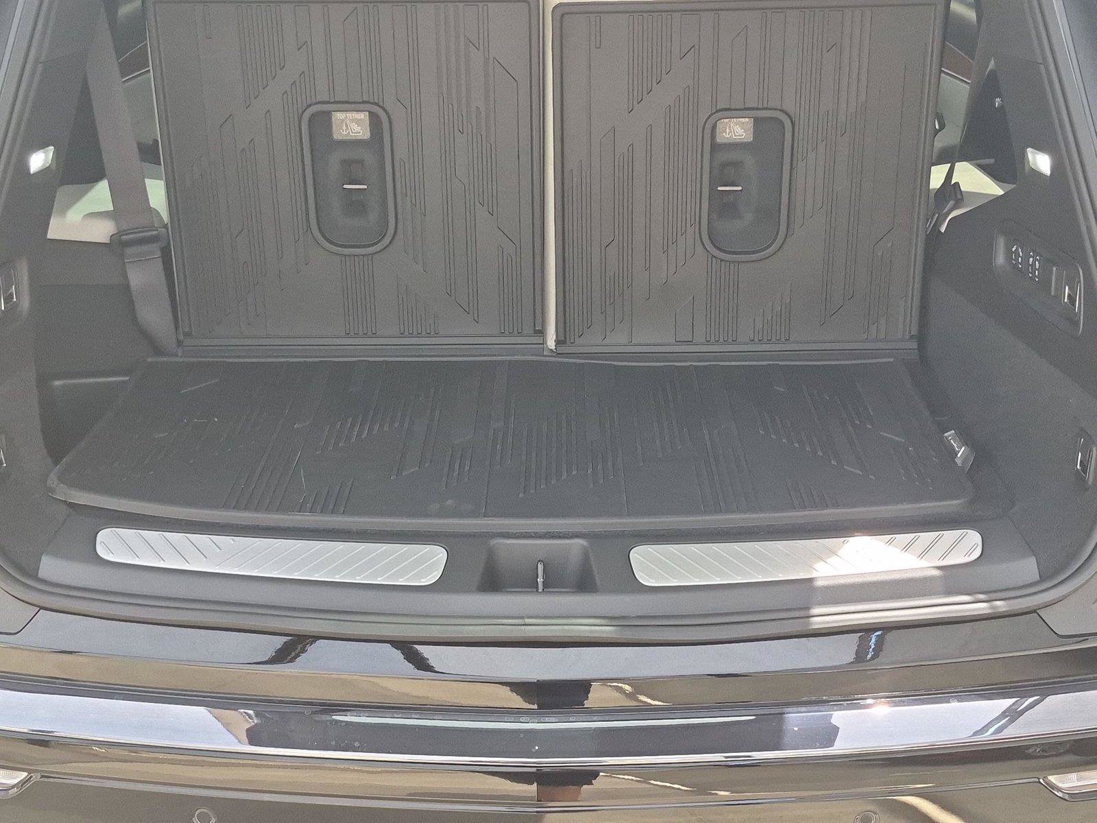 New 2027 Cadillac Vistiq Sport w/ LPO, Floor Liner Package AWD/4WD image 30