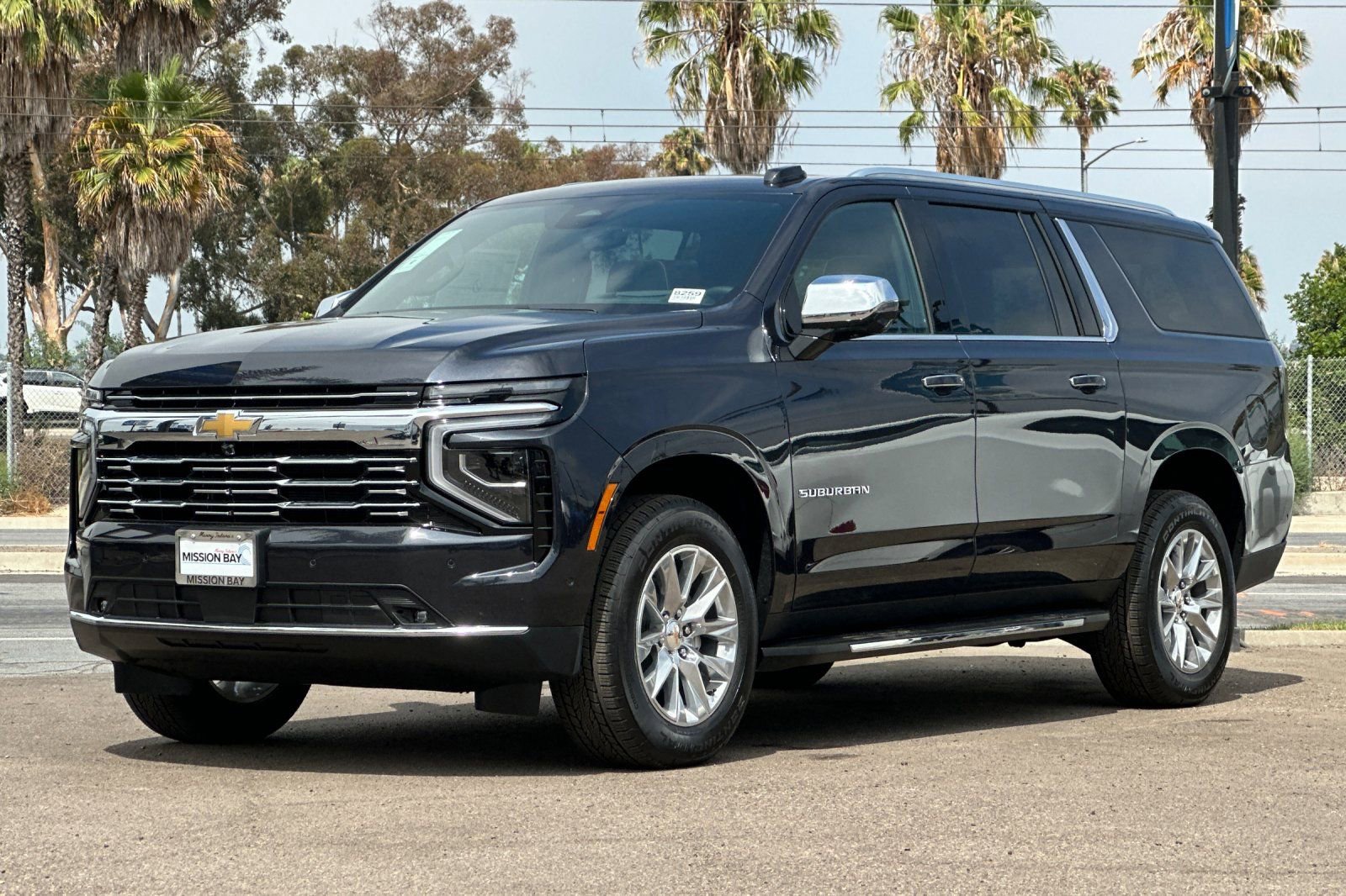 New 2025 Chevrolet Suburban Premier image 8