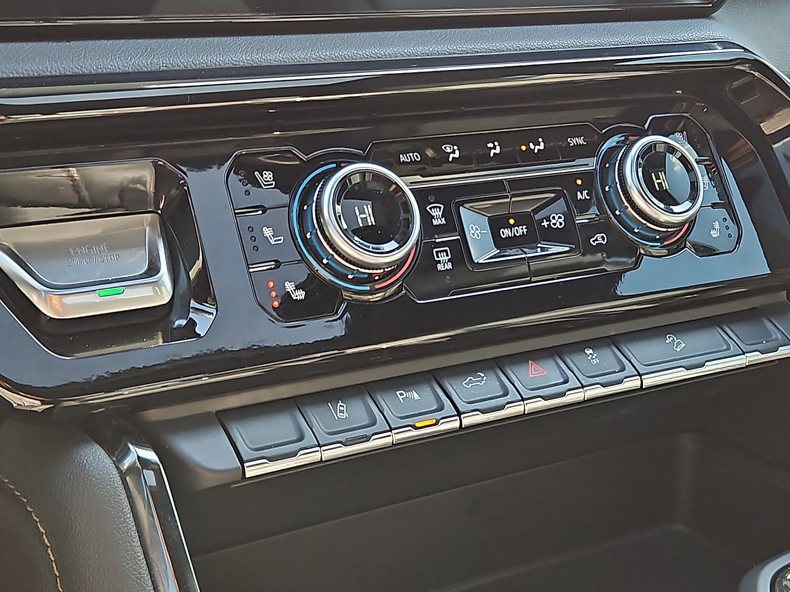 Used 2024 GMC Sierra 2500 AT4 w/ AT4 Premium Plus Package image 16