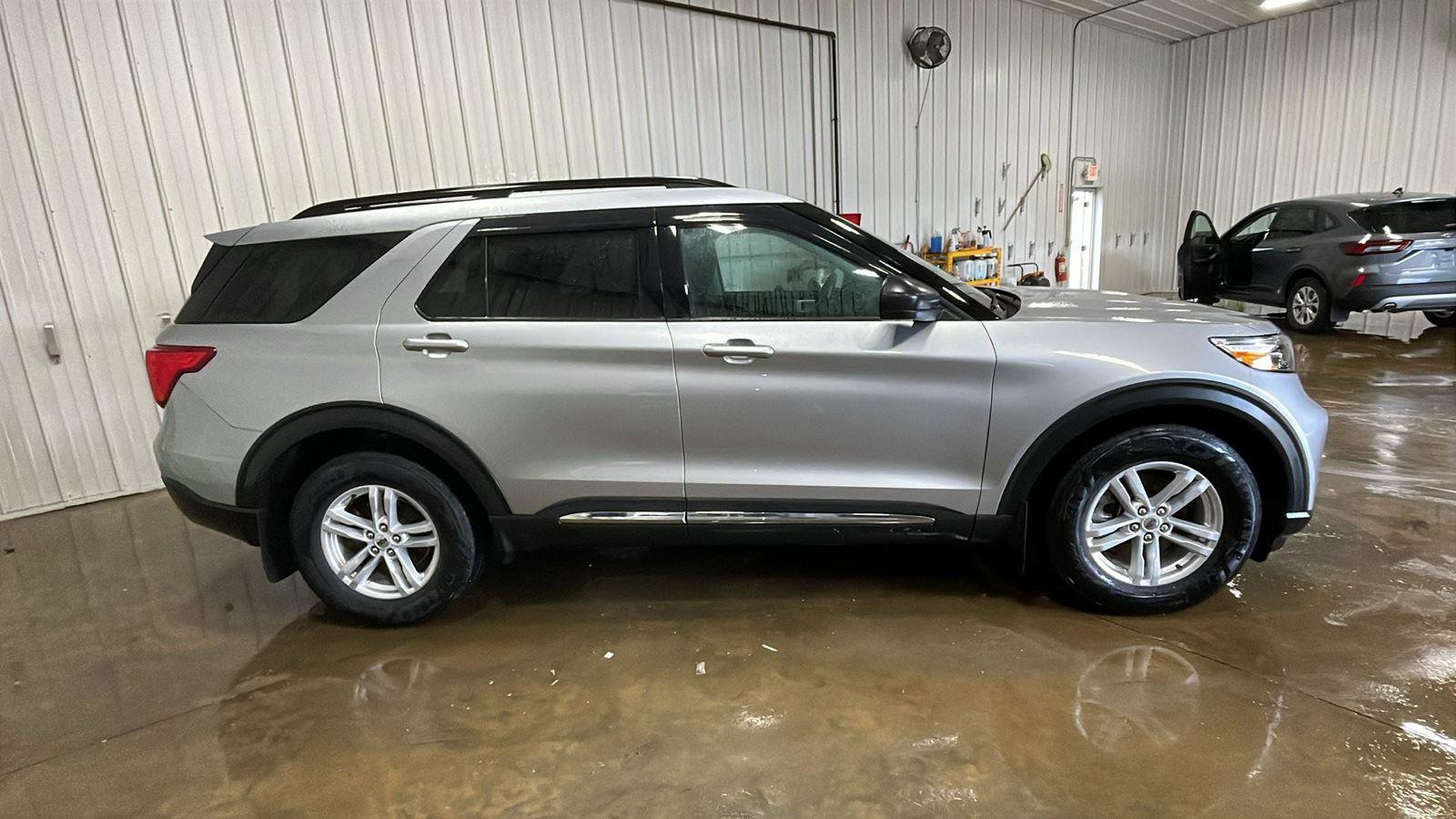 Certified 2021 Ford Explorer XLT w/ Class III Trailer Tow Package AWD/4WD image 5