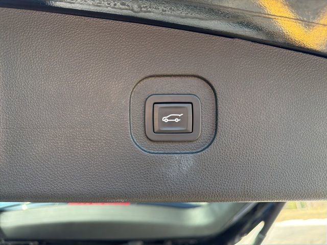 Used 2017 Chevrolet Equinox Premier w/ Enhanced Convenience Package image 25