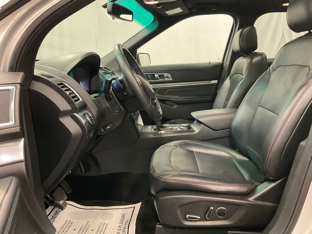 Used 2016 Ford Explorer Sport w/ Equipment Group 401A AWD/4WD image 13
