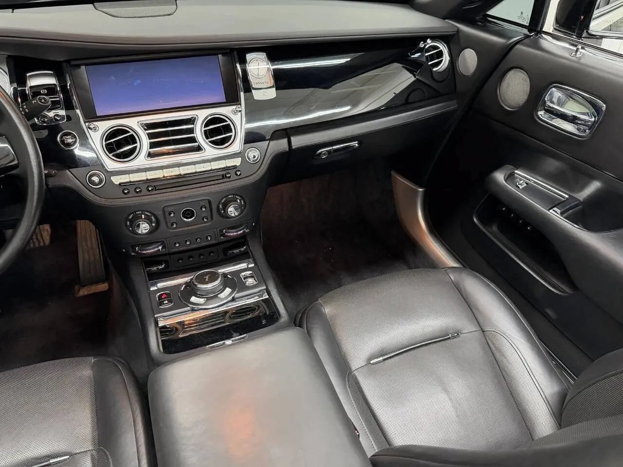 Used 2017 Rolls-Royce Dawn RWD image 24