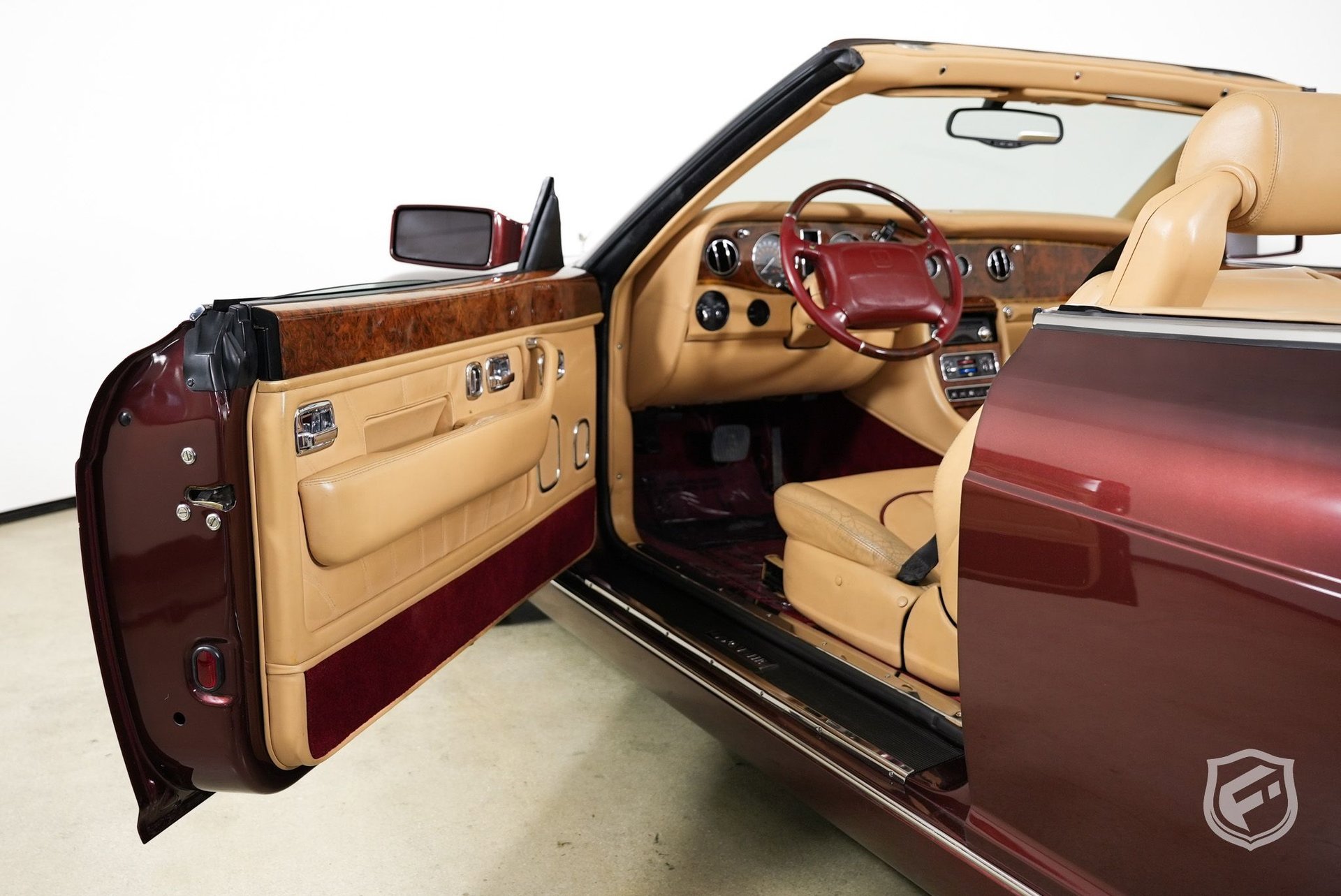 Used 2001 Rolls-Royce Corniche image 12