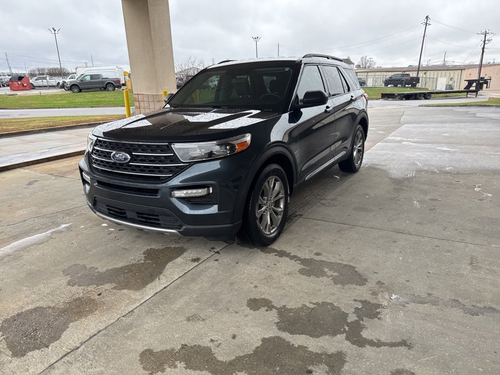 Used 2022 Ford Explorer XLT w/ Equipment Group 202A image 5