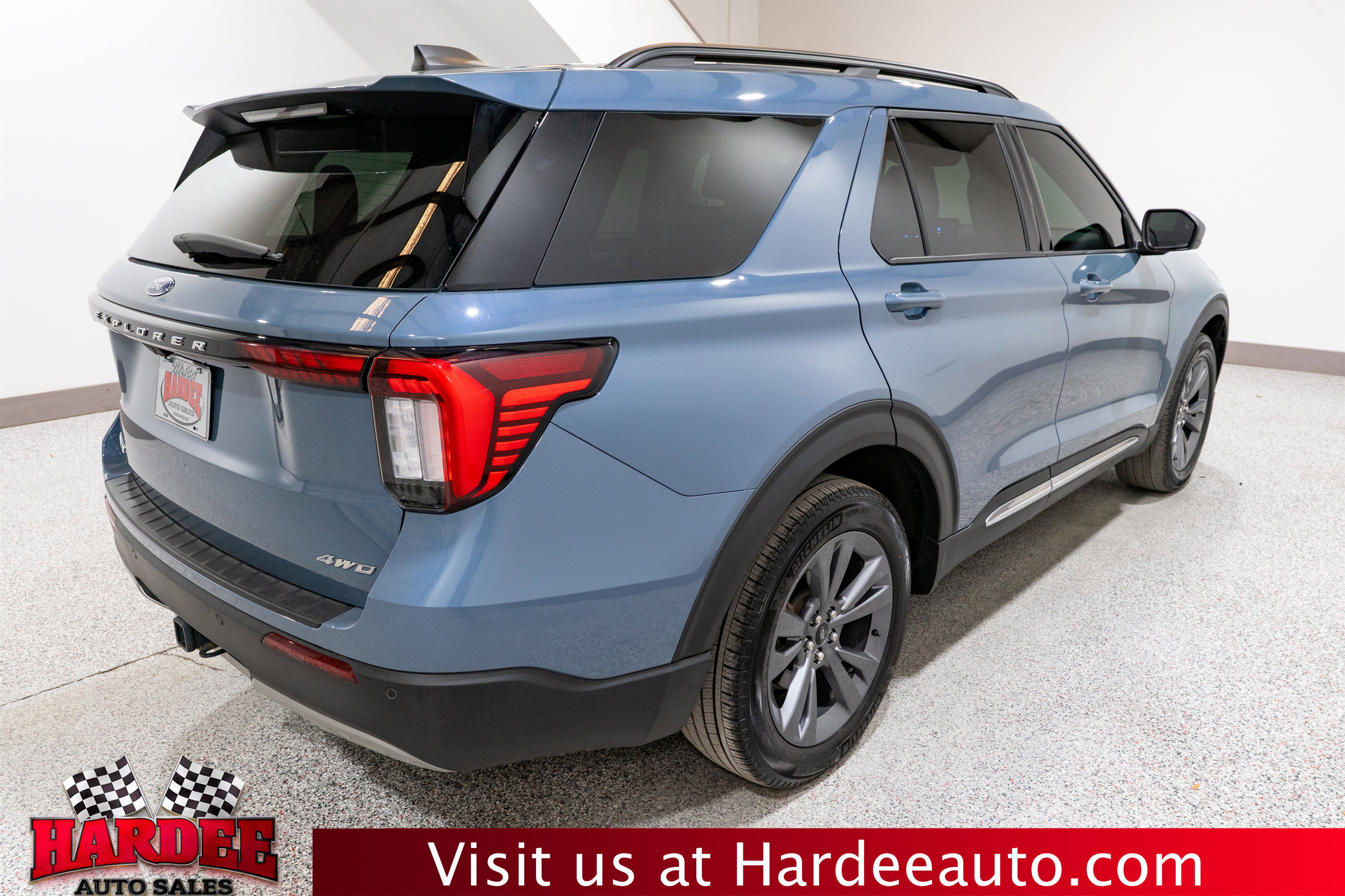 Used 2025 Ford Explorer Active w/ Active Comfort Package AWD/4WD image 5
