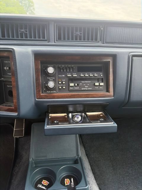 Used 1988 Cadillac De Ville Sedan FWD image 14