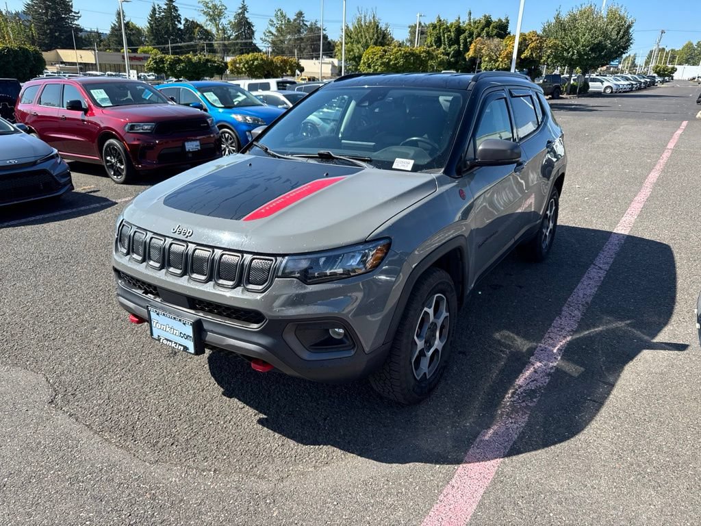 Used 2022 Jeep Compass Trailhawk w/ Trailhawk Convenience Group AWD/4WD image 3
