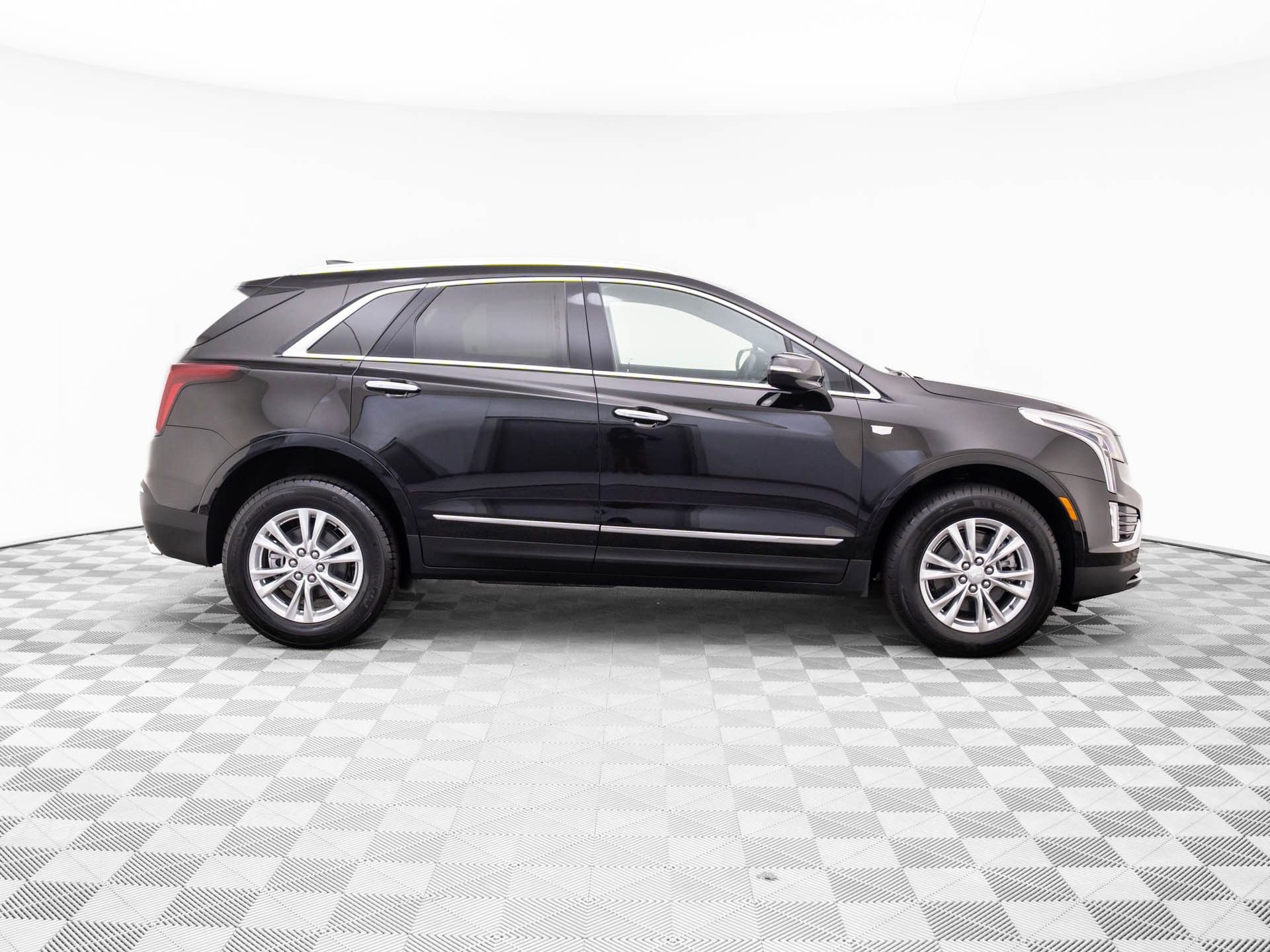 New 2026 Cadillac XT5 Luxury image 8