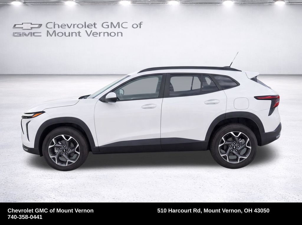 Used 2025 Chevrolet Trax LT FWD image 7