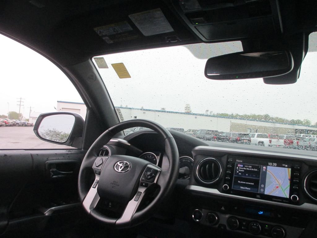 Used 2020 Toyota Tacoma Limited image 27