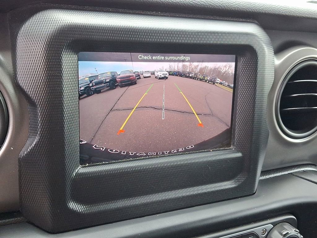 Used 2023 Jeep Wrangler Unlimited w/ Cold Weather Group image 18