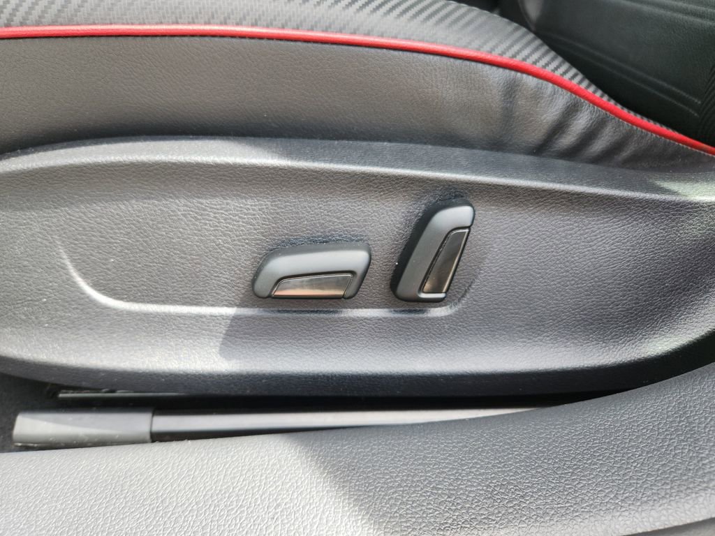 Used 2015 Volkswagen Jetta GLI SE image 19