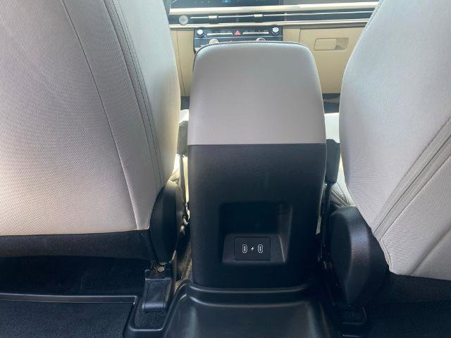 Used 2025 Hyundai Tucson SE image 29