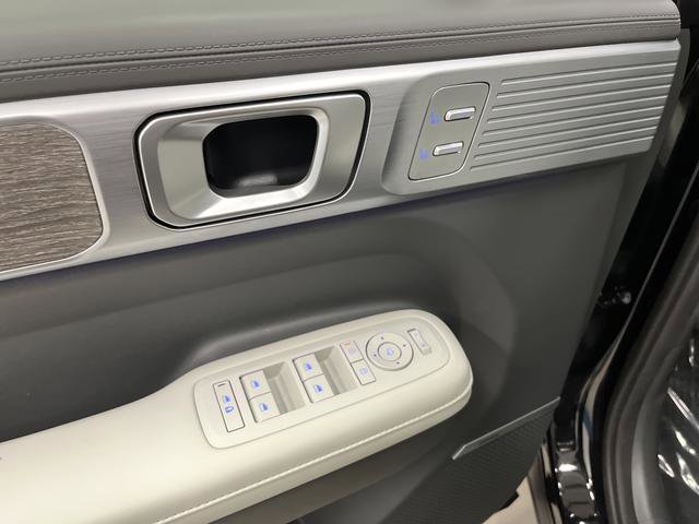 Used 2024 Hyundai Santa Fe Limited AWD/4WD image 31
