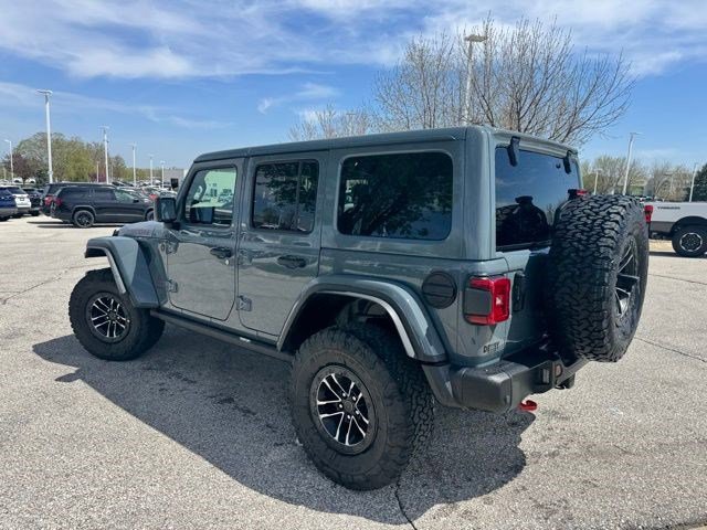 Used 2025 Jeep Wrangler Unlimited Rubicon AWD/4WD image 7
