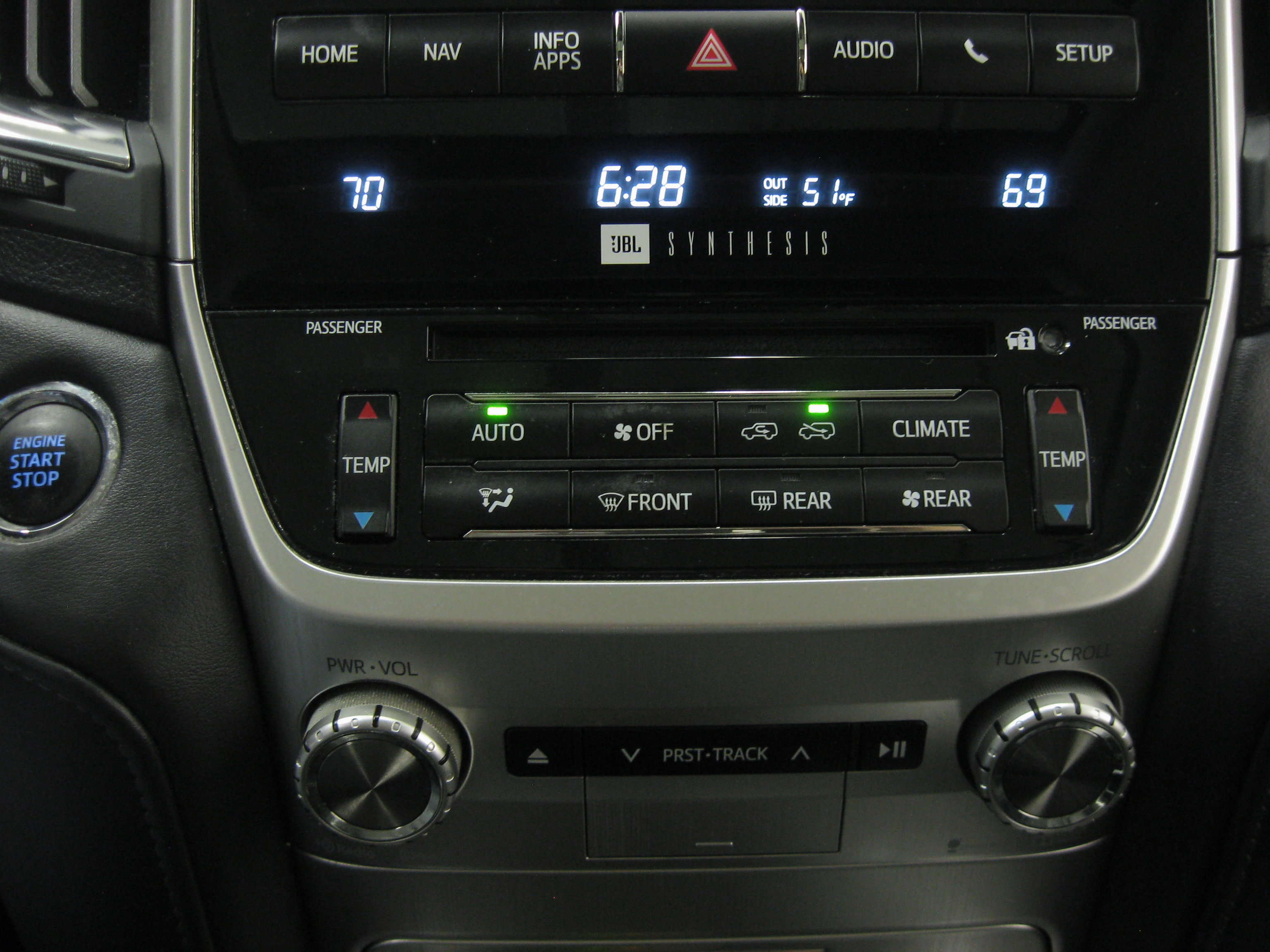 Certified 2017 Toyota Land Cruiser image 20