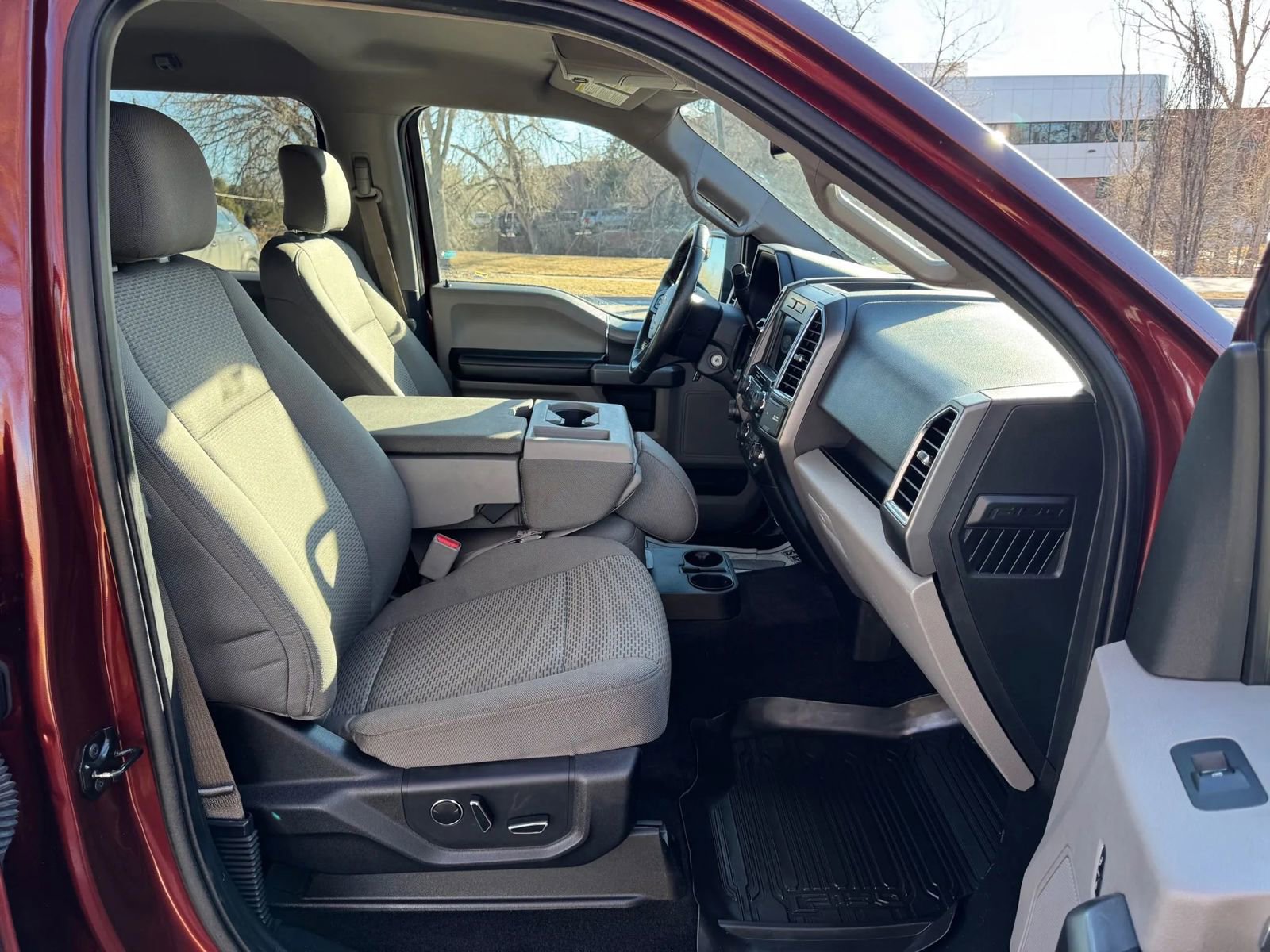 Used 2016 Ford F150 XLT w/ Equipment Group 302A Luxury AWD/4WD image 18