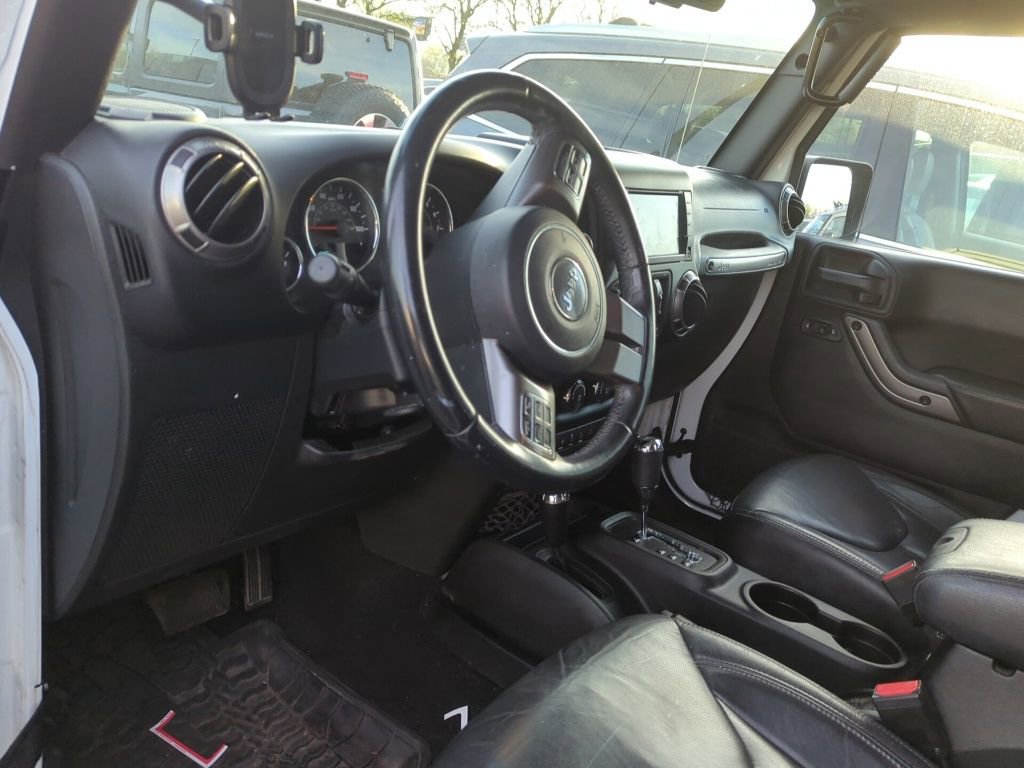 Used 2018 Jeep Wrangler Unlimited Sahara image 7