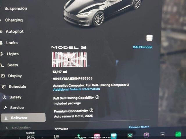 Used 2022 Tesla Model S Plaid image 6