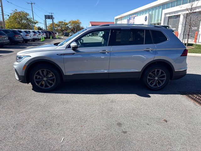 Used 2023 Volkswagen Tiguan SE w/ Panoramic Sunroof Package AWD/4WD image 6