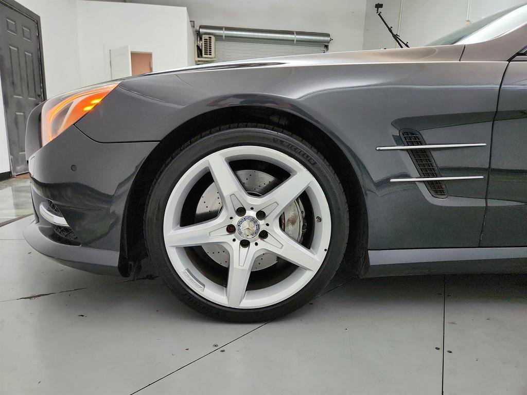 Used 2013 Mercedes-Benz SL 550 image 26