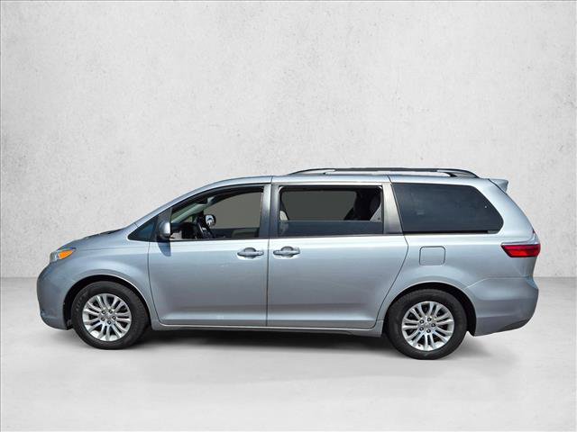Used 2015 Toyota Sienna XLE FWD image 8