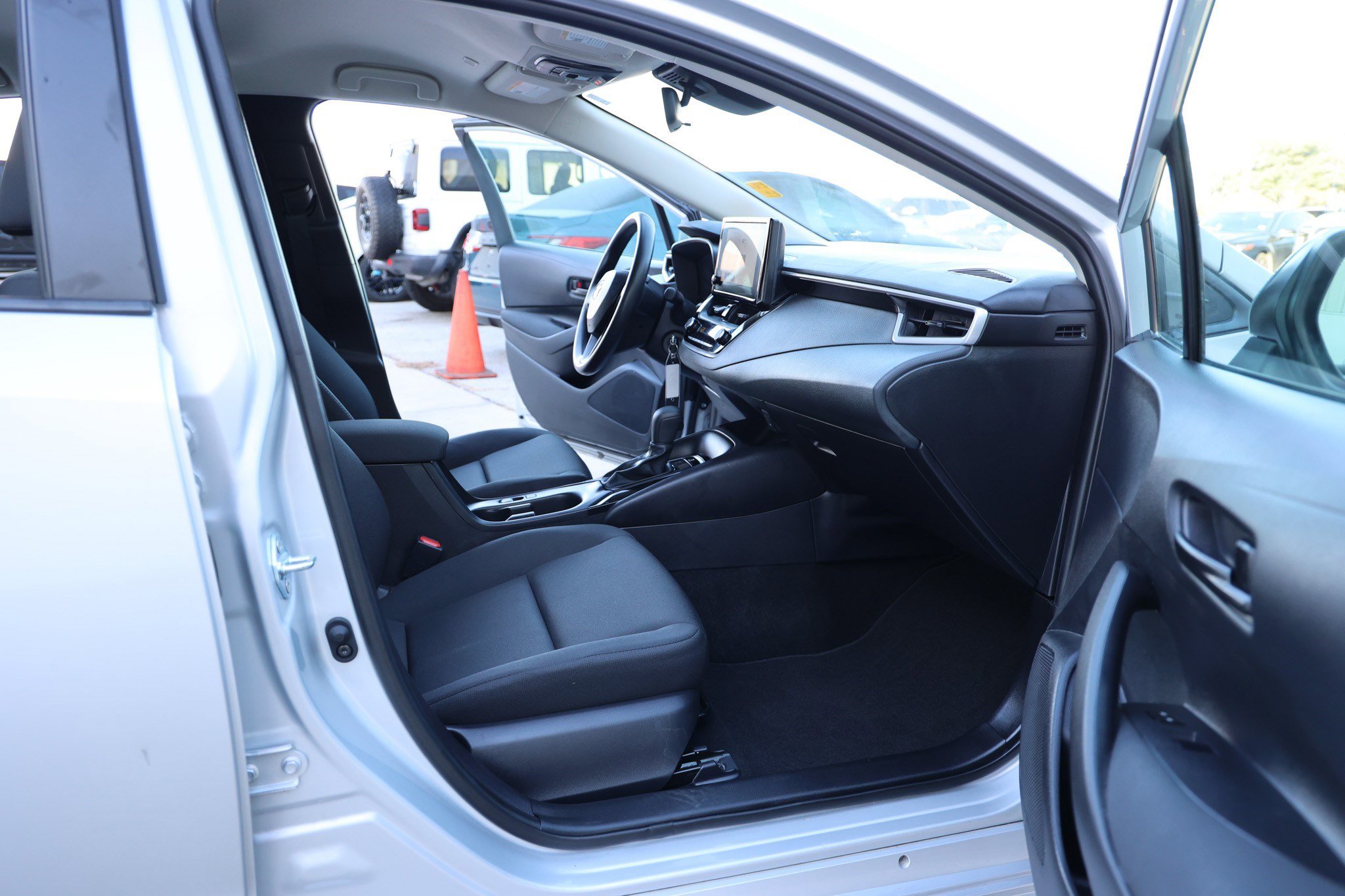 Certified 2025 Toyota Corolla LE image 29