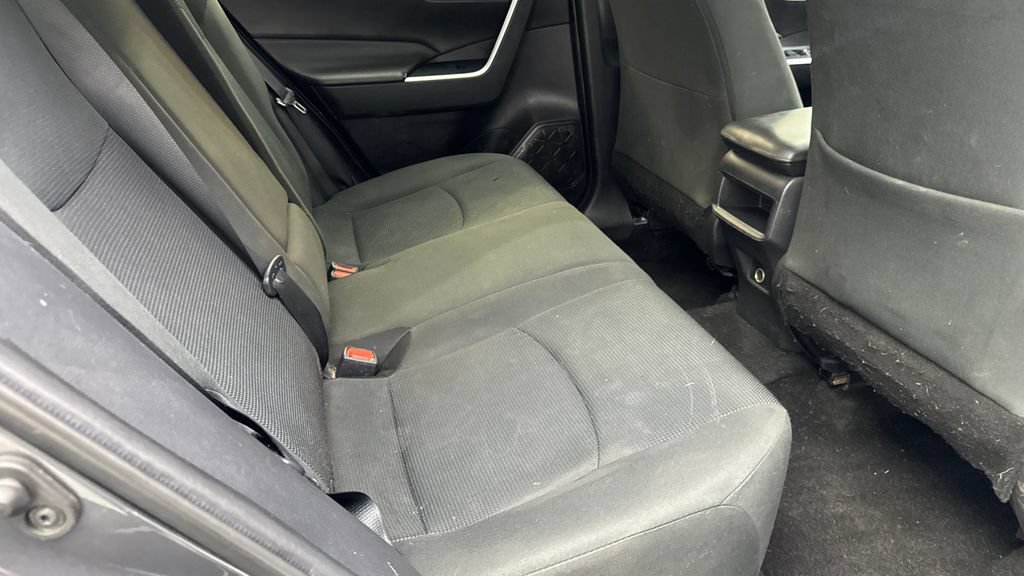 Used 2021 Toyota RAV4 LE FWD image 39
