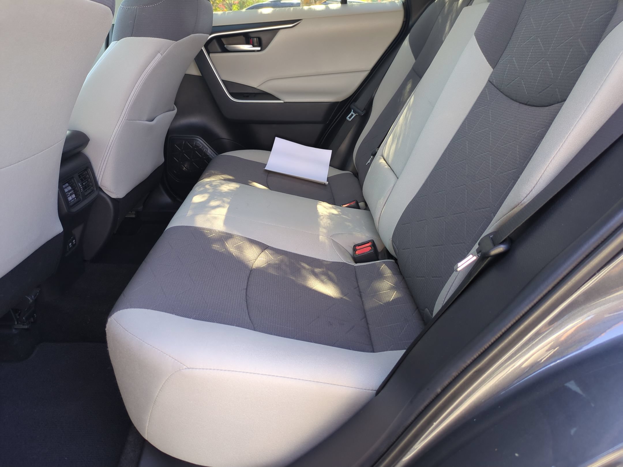 Used 2019 Toyota RAV4 XLE FWD image 27