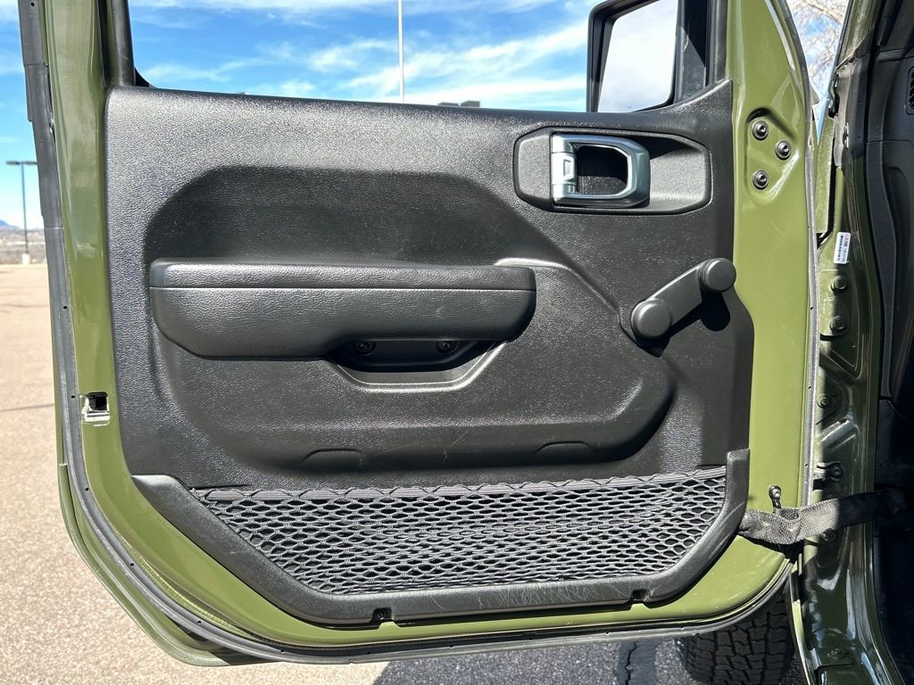 Used 2023 Jeep Wrangler Sport image 28