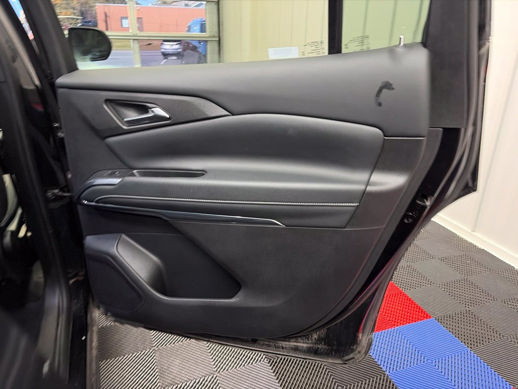 Used 2025 Chevrolet Traverse LT AWD/4WD image 21