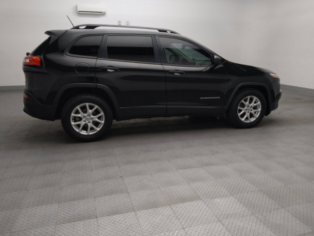 Used 2016 Jeep Cherokee Sport FWD image 10