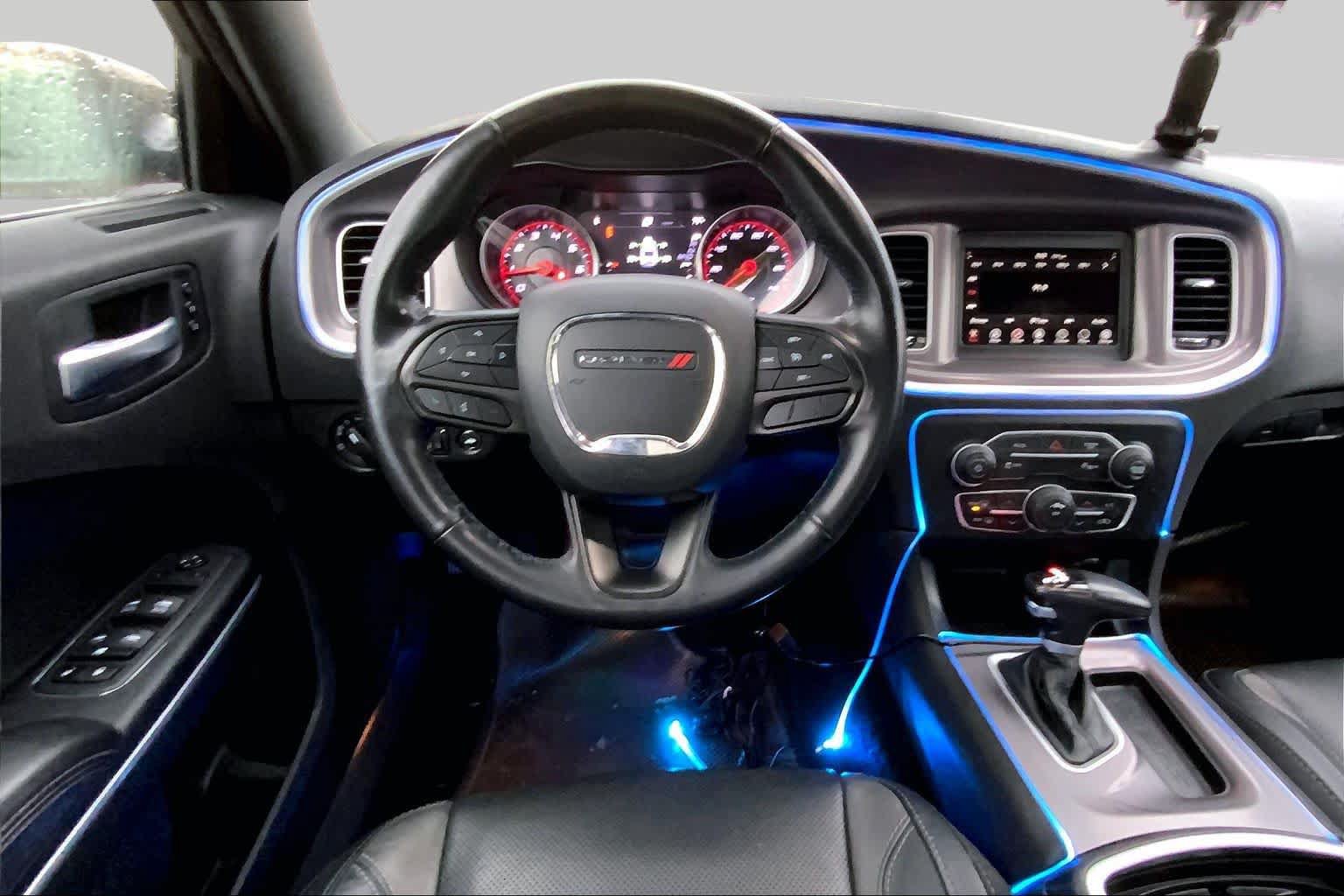 Used 2022 Dodge Charger SXT w/ Leather Interior Group RWD image 6