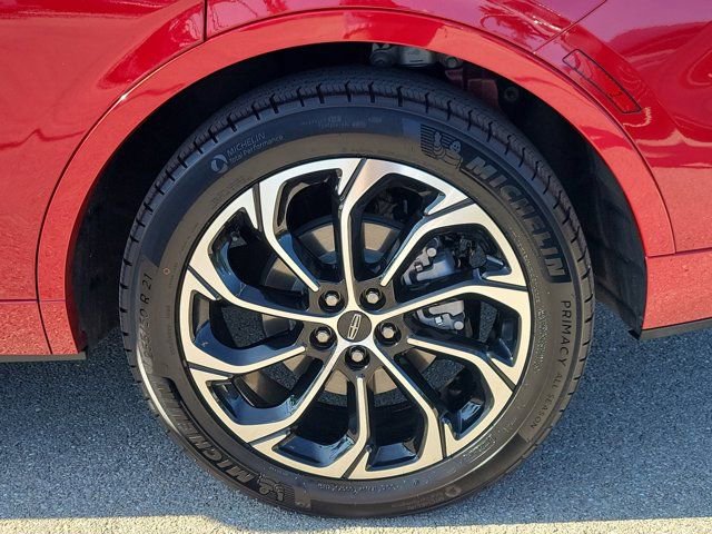 Certified 2025 Lincoln Nautilus Reserve AWD/4WD image 10