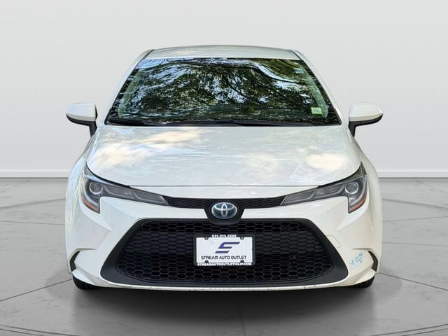 Used 2021 Toyota Corolla LE FWD image 2