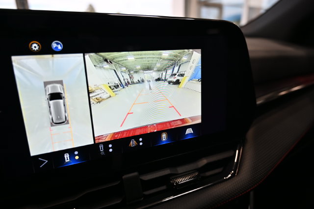 Certified 2025 Chevrolet Equinox RS w/ Safety and Technology Package AWD/4WD image 16