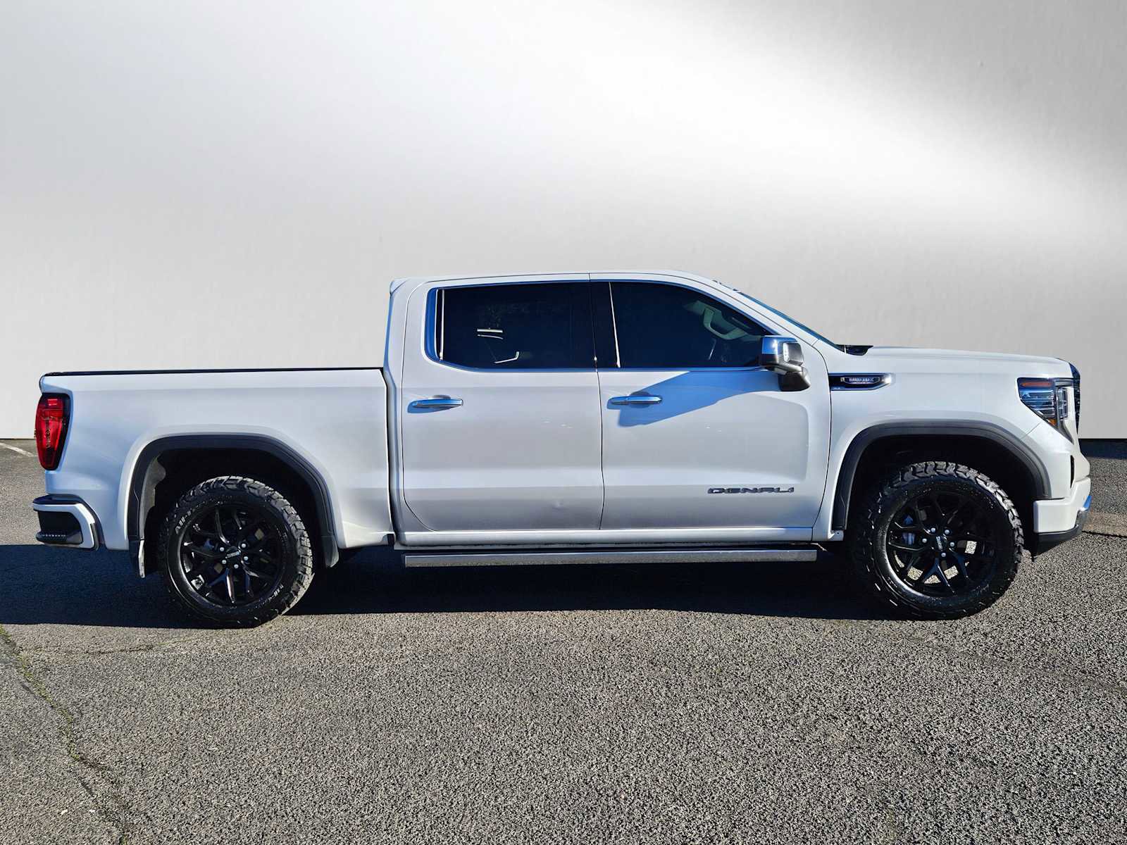 Used 2022 GMC Sierra 1500 Denali image 2